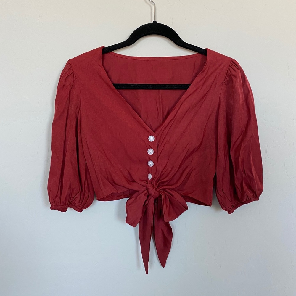 Buttoned V-shaped Crop Top